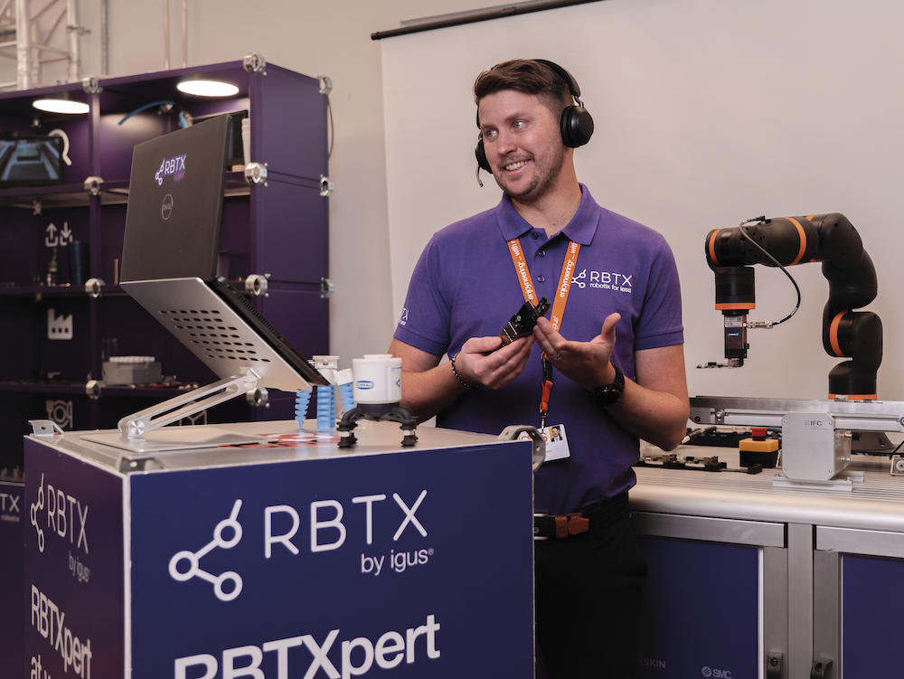 An RBTXpert on a live call with a customer, providing design and specification support